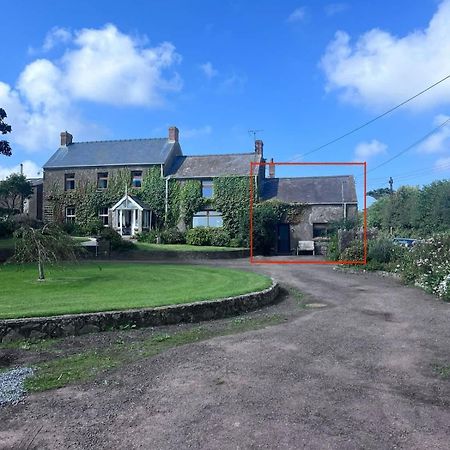 Farmhouse Apartment Saint Ishmaels  Exterior foto
